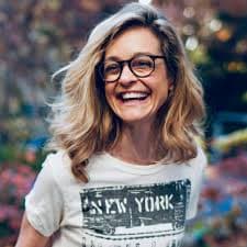 Regina Nuzzo, Normal Curves podcast host