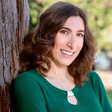 Kristin Cobb Sainani, Normal Curves podcast host