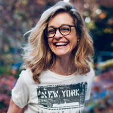 Regina Nuzzo, Normal Curves podcast host